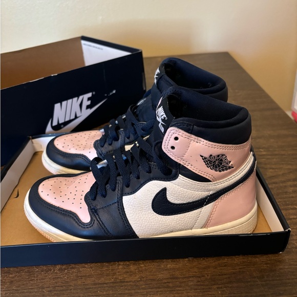 Nike Air Jordan 1 Retro High Womens Size 6 US Pink Barbie Atmosphere Bubblegum - Picture 5 of 9